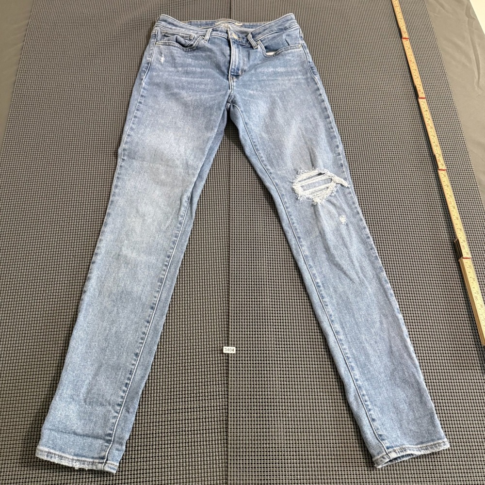 Levis 711 Skinny Jeans Womens 28 Light Wash Distressed Denim Pants